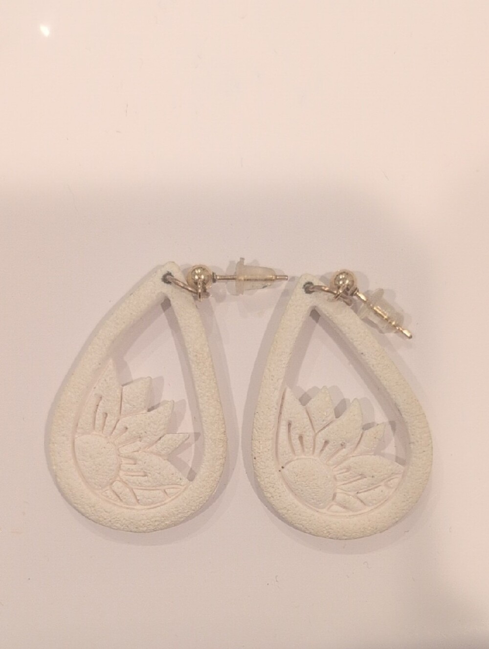 White Teardrop Sunflower Cutout Earrings - Women Jewelry